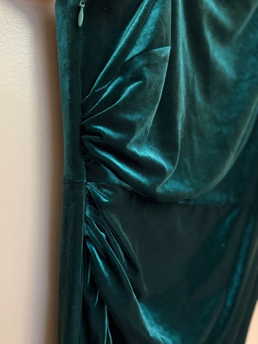NWT Adrianna Papell 1-Shoulder Elegant Emerald Velvet Evening Party Dress Sz 8 - Picture 3 of 9